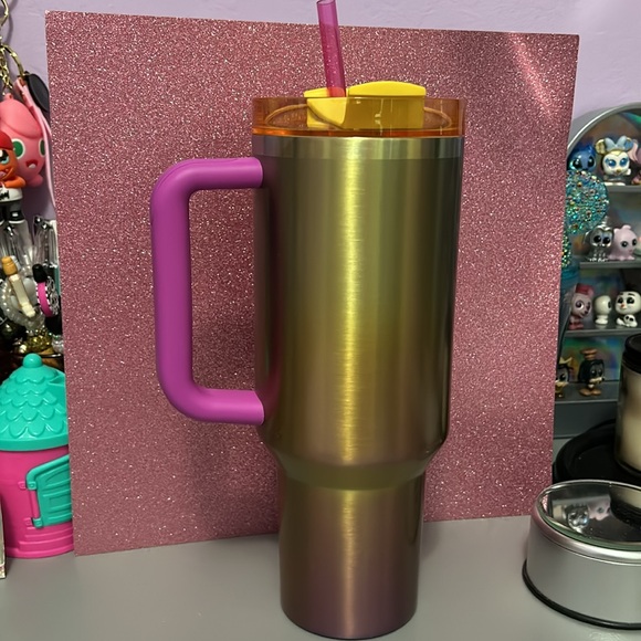 Summer Starbucks Stanley collaboration 40 ounce cold cup - Picture 3 of 5